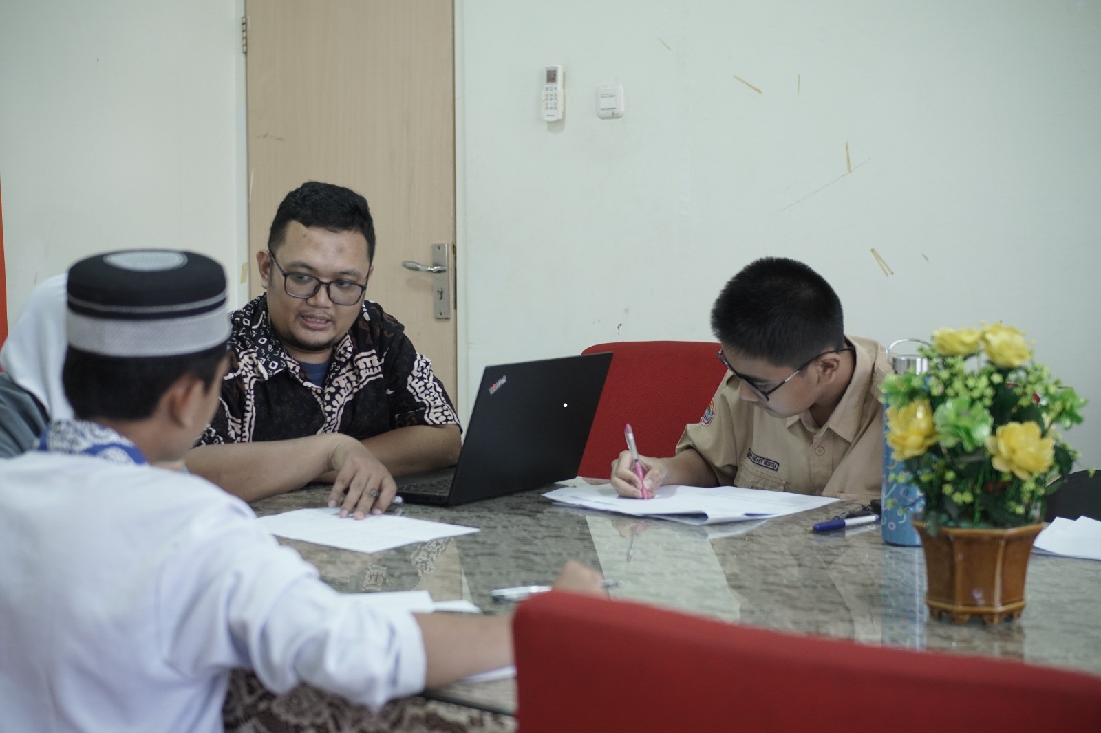 MTsN 1 Kota Makassar Gelar Pembimbingan Persiapan KSM Tingkat Nasional