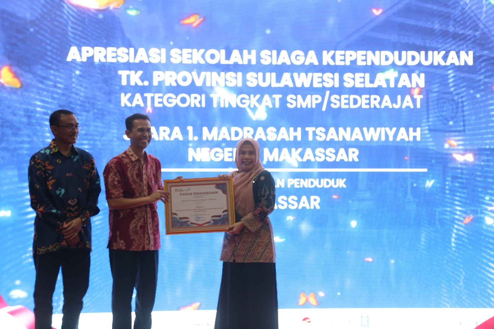 MTsN 1 Kota Makassar Raih Juara 1 Lomba Sekolah Siaga Kependudukan (SSK) Paripurna Tingkat Provinsi Sulawesi Selatan