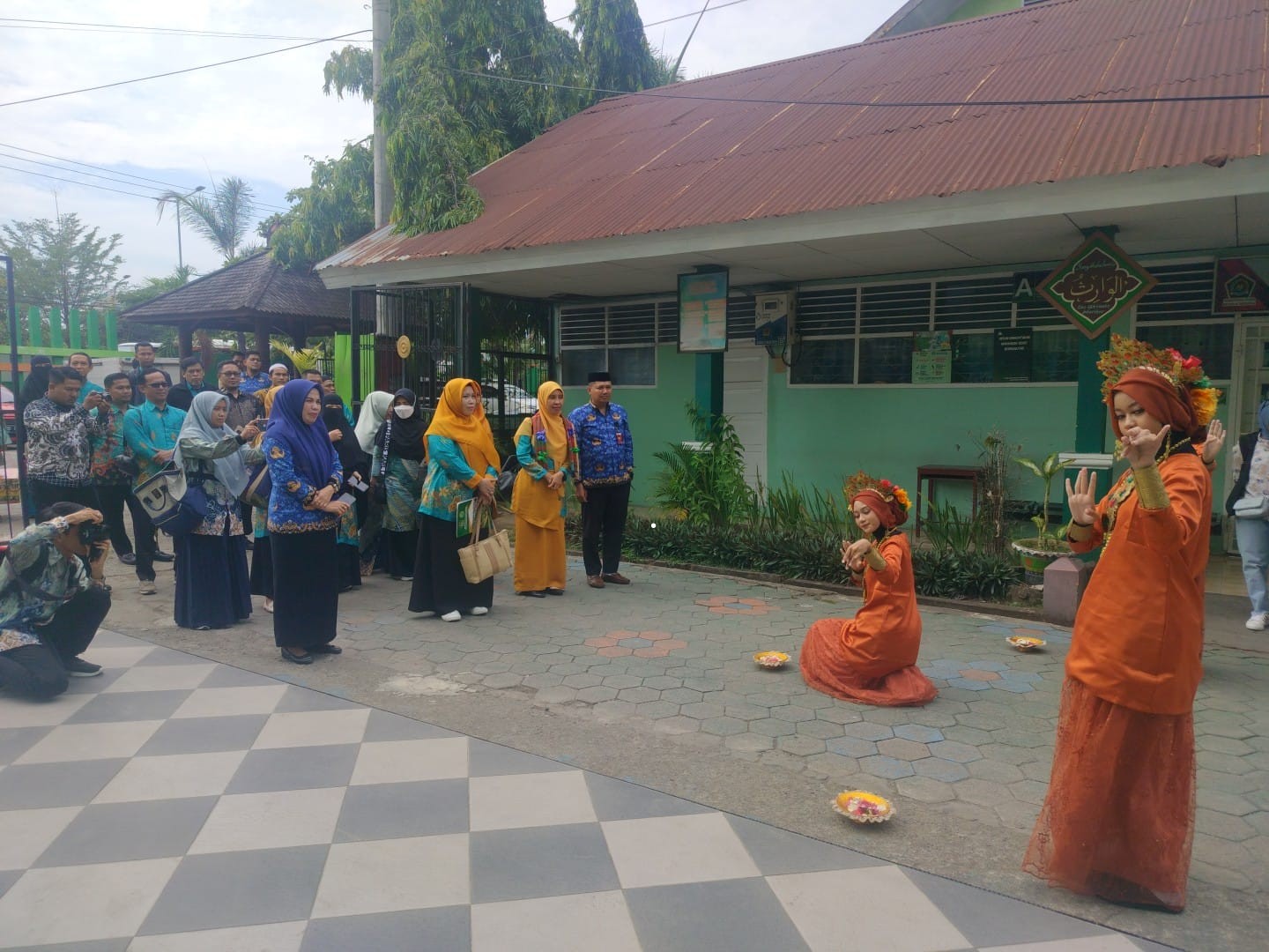 Rombongan KKMTs Balikpapan Laksanakan Studi Tiru di MTsN 1 Kota Makassar