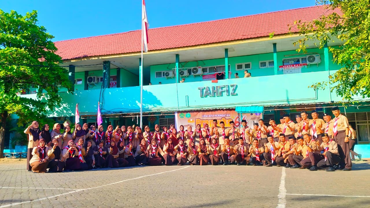 MTsN 1 Kota Makassar Melaksanakan Upacara Peringatan Hari Pramuka ke-64