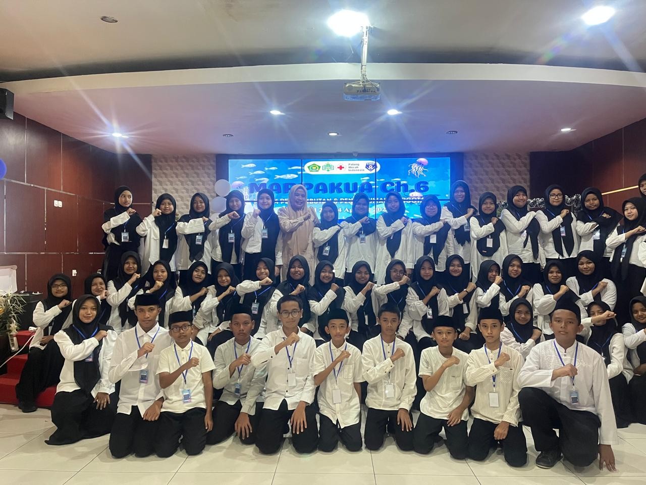 Ekskul PMR PMI Madya Unit 317 MTsN 1 Kota Makassar Gelar Mappakkua dan Milad ke-27