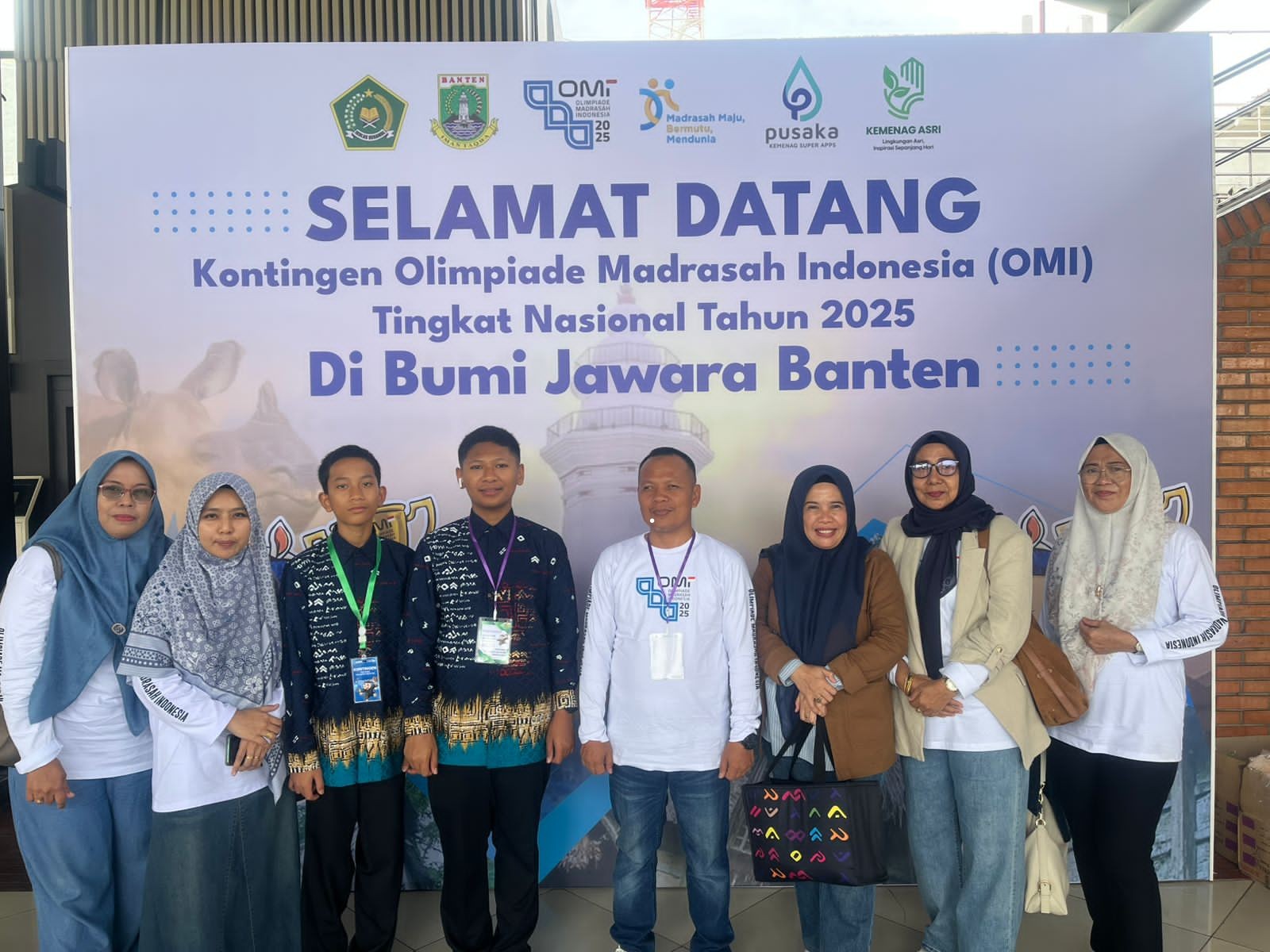 Rombongan Tim Olimpiade Madrasah Indonesia MTsN 1 Kota Makassar Tiba di Banten