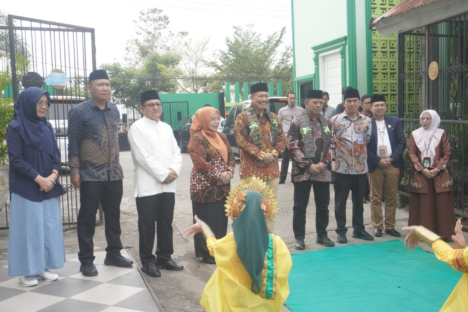 Semangat Transformasi Pendidikan Menggema dalam Talkshow Dirjen Pendis di MTsN 1 Kota Makassar