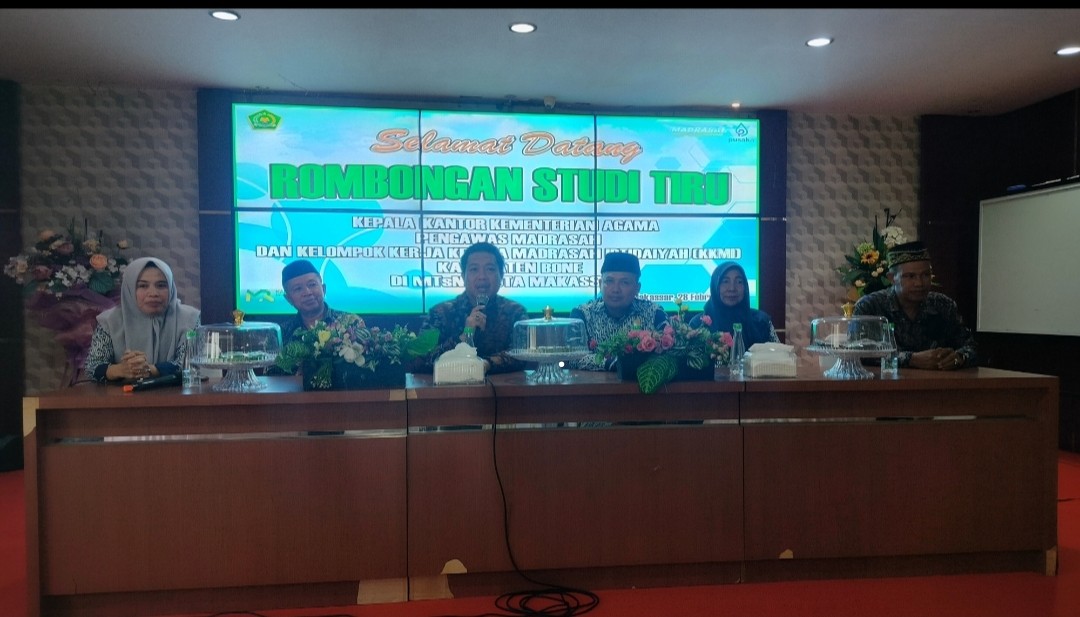 Kepala Kantor Kementerian Agama, Pengawas Madrasah dan Kelompok Kerja Madrasah Ibtidaiyah (KKMI) Kabupaten Bone Melakukan Studi Tiru di MTsN 1 Kota Makassar